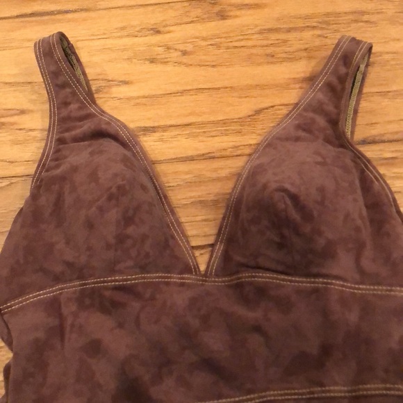 Magic Suit Brwn shirred 8 suit. Medium skirt - Picture 6 of 9